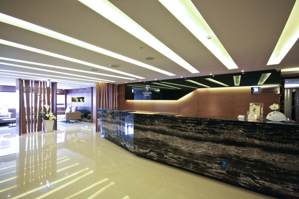 Talmud Hotel Yizhong Taichung Exteriör bild